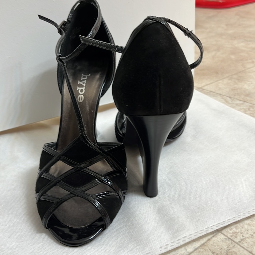 Hype Bunnie Wedge size 8